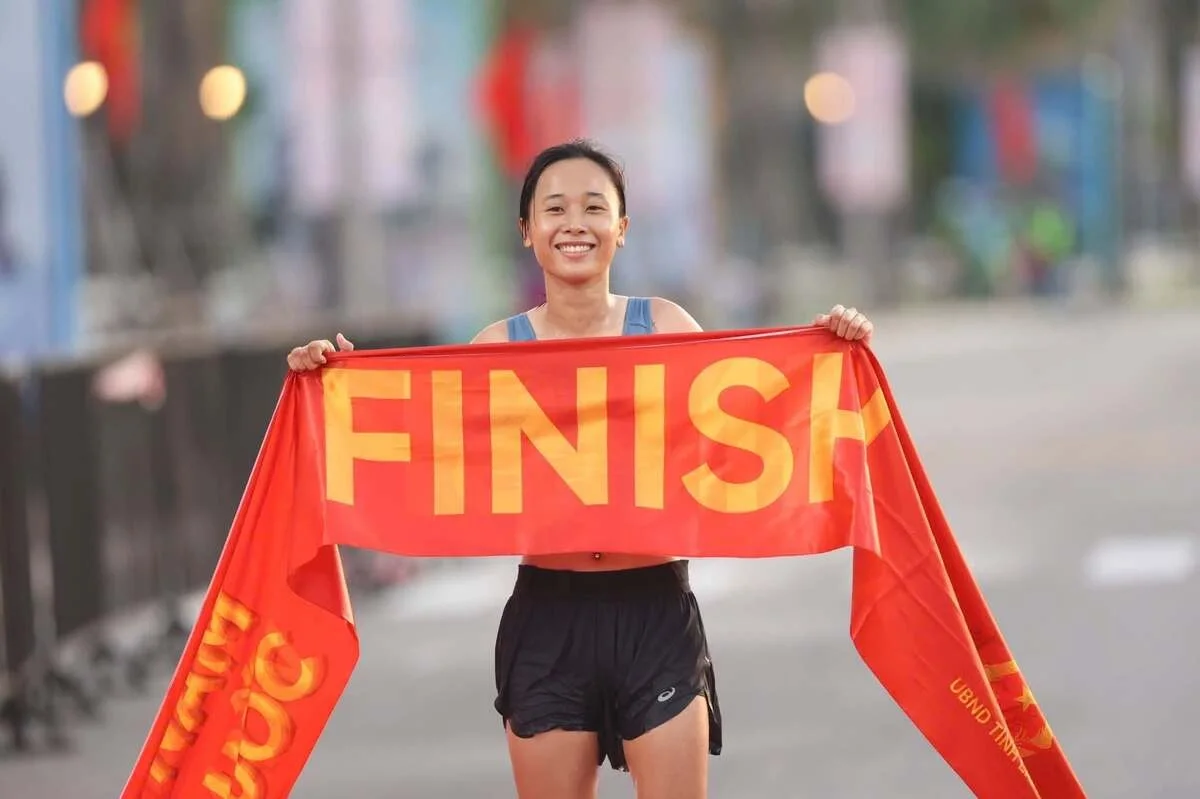 Lê Thị Bích về đích vô địch cự ly 21km nữ