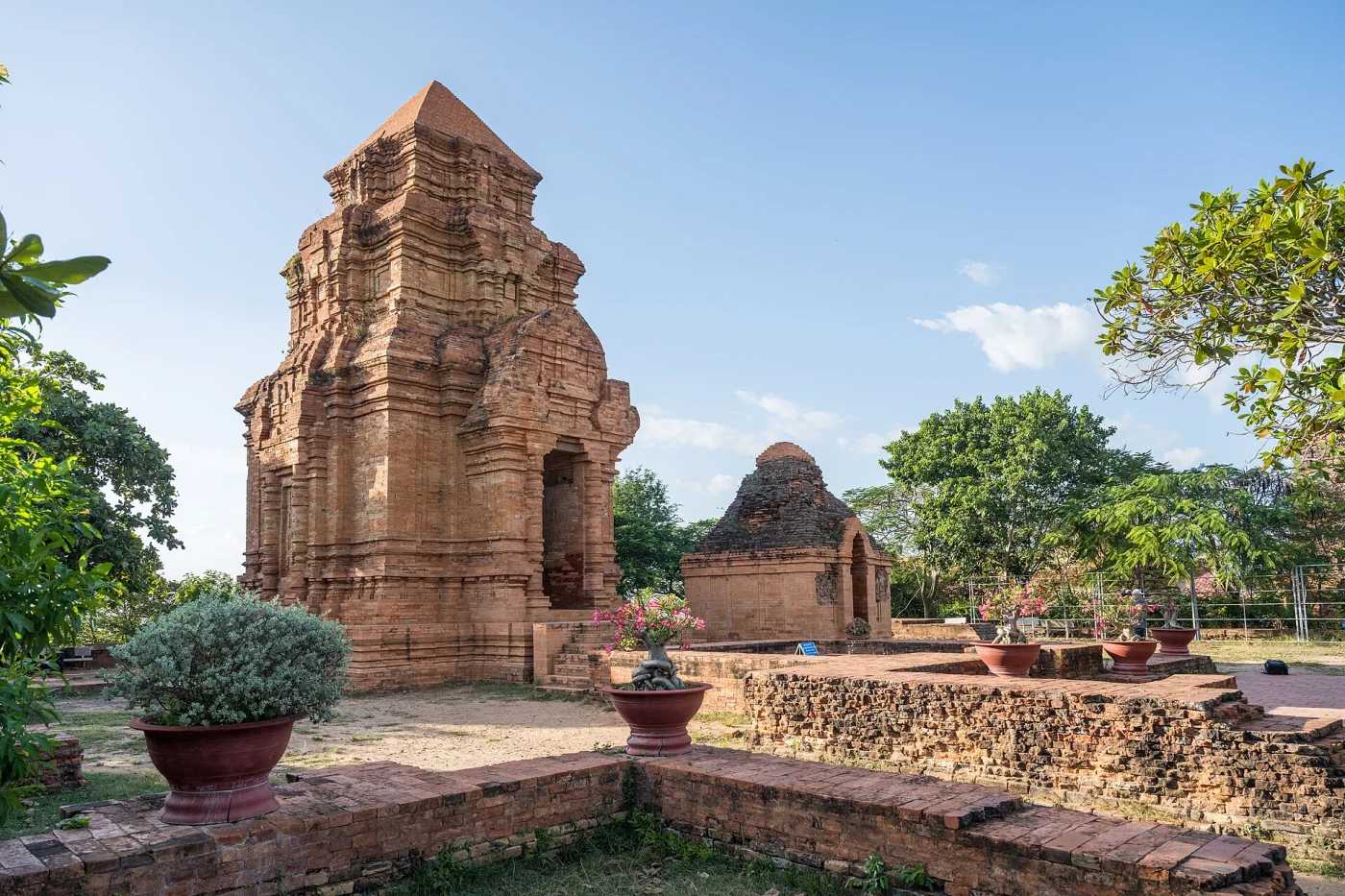 Cụm tháp Chăm Pô Sah Inư ở Phan Thiết