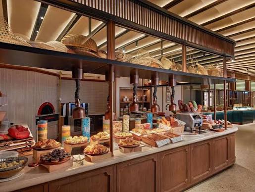Quầy buffet sáng tại nhà hàng Bounty Mövenpick Phan Thiết