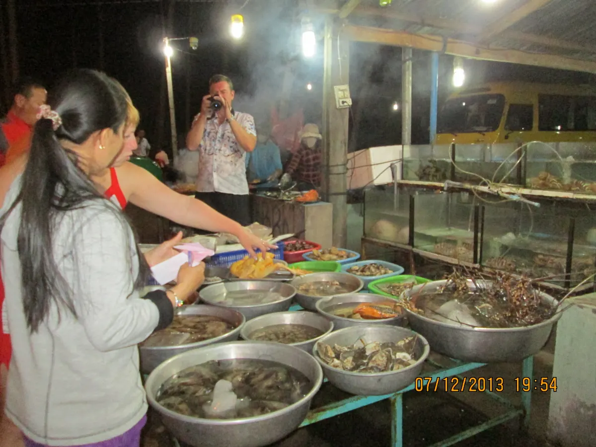 Phố Tây về đêm