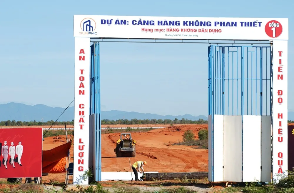 Công trường sân bay Phan Thiết đang thi công hạng mục hàng không dân dụng