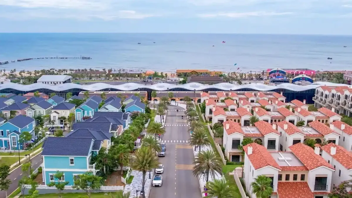 Các dãy biệt thự Tiến Thành hướng thẳng ra biển