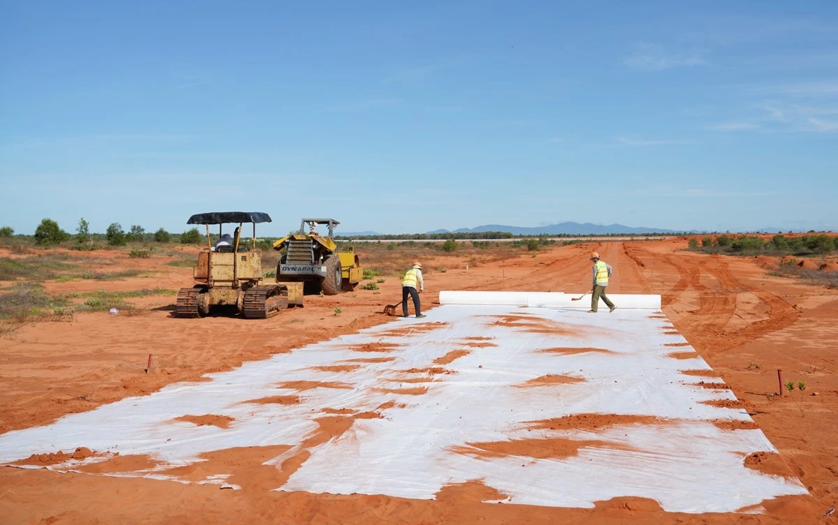 Công trường sân bay Phan Thiết tại Thiện Nghiệp