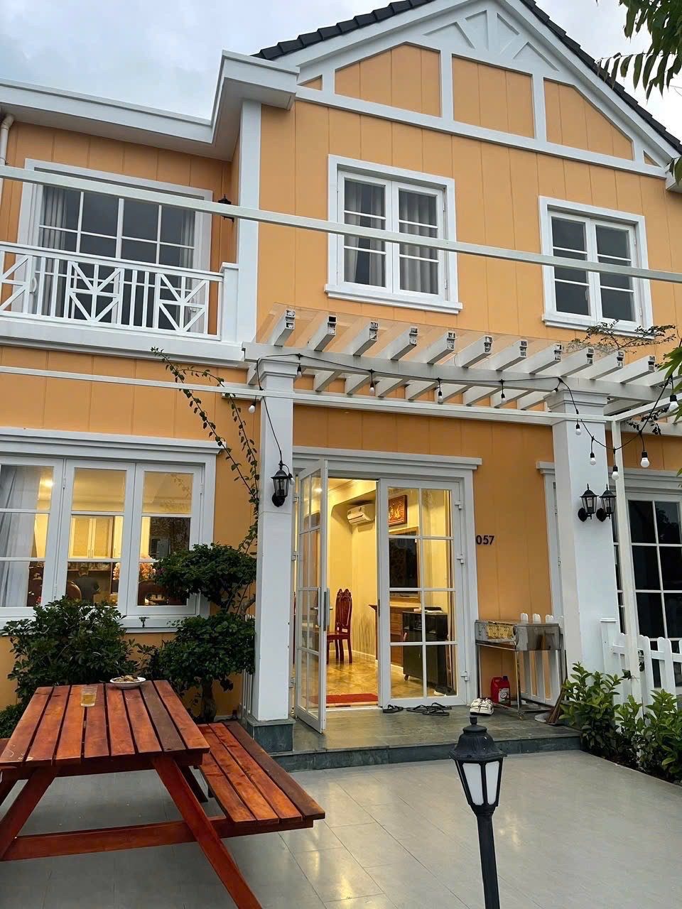 Nhà Phố Dừa Xanh — 4PN Ấm Cúng Khu 3