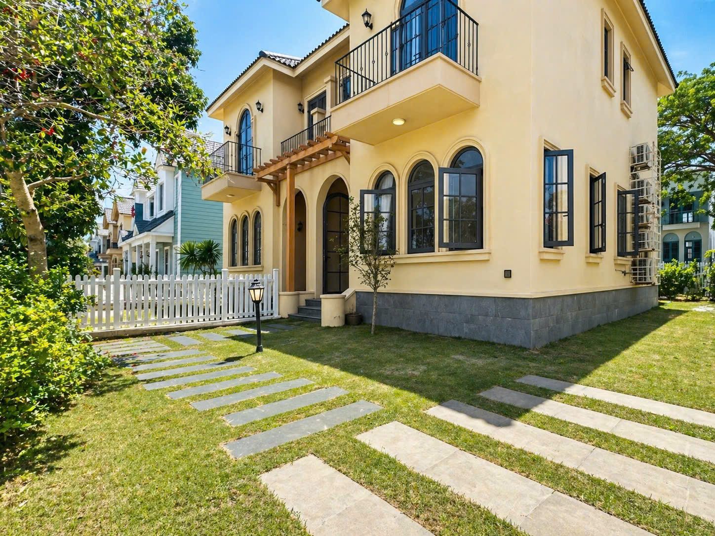 Villa Hoàng Gia — Song Lập 4PN Rộng 200m² Khu 7