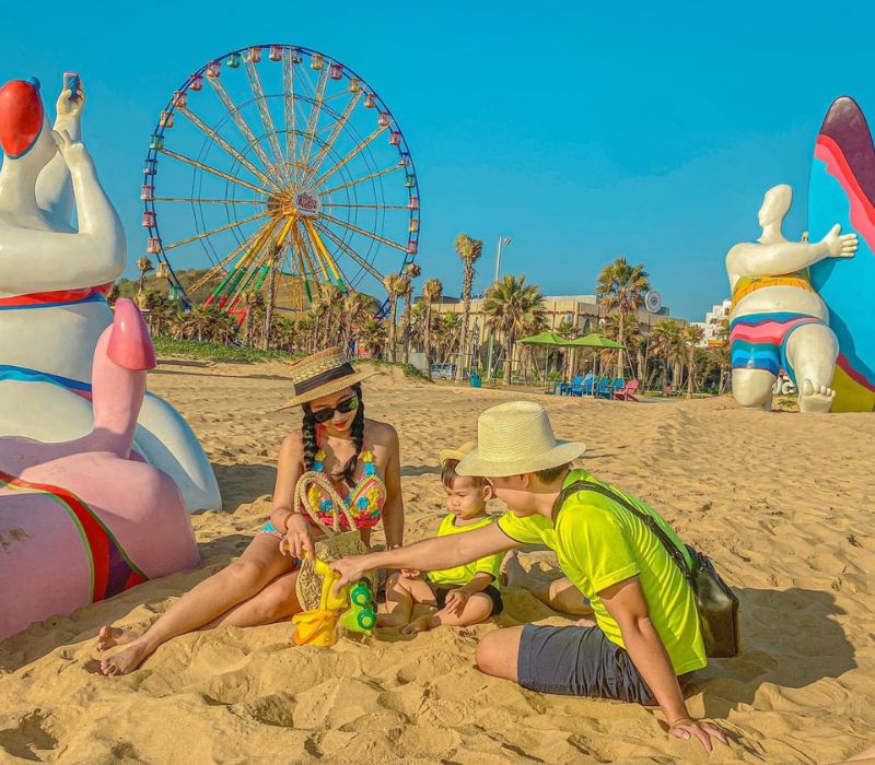 Bikini Beach — Tuyến Bờ Biển Dài 7km